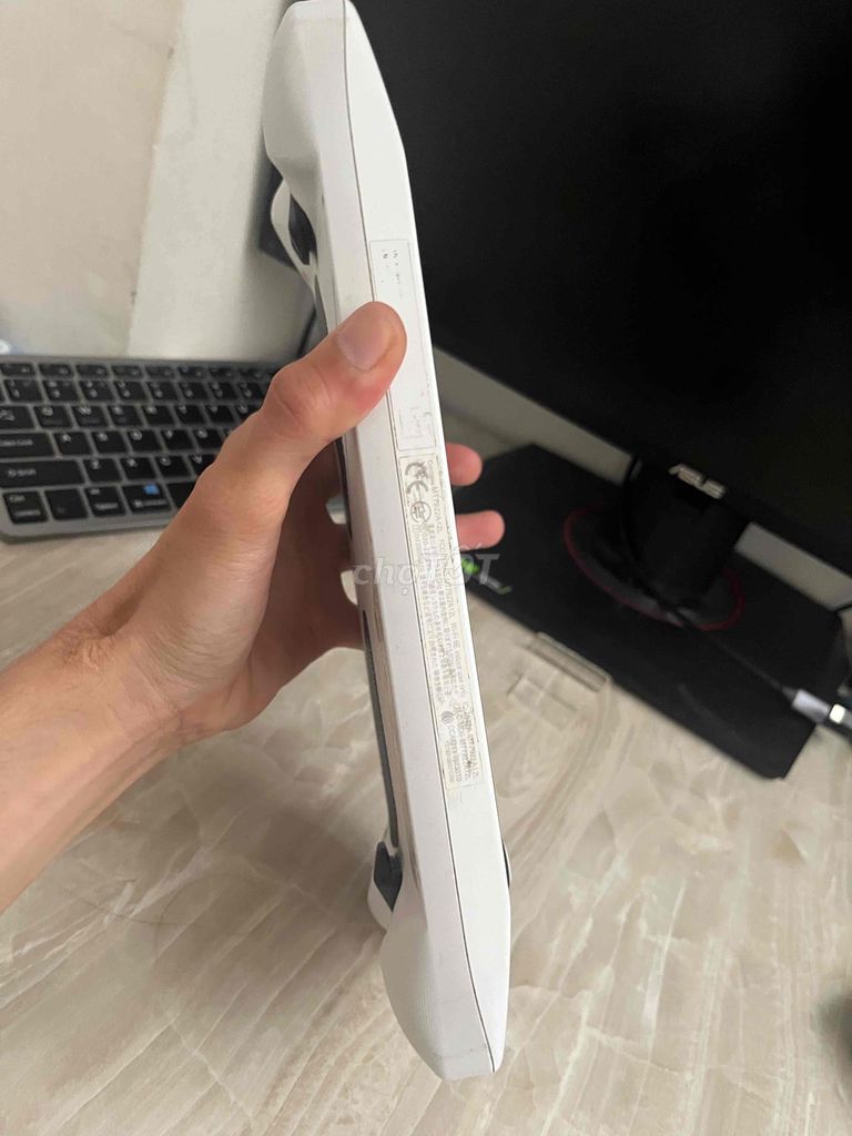 ROG Ally Z1 Extreme Trắng 1TB 16GB. Mua bán Thiết bị chơi game tại Thành phố Đà Lạt Lâm Đồng được đăng bởi Hoàng Minh Triết hình 1