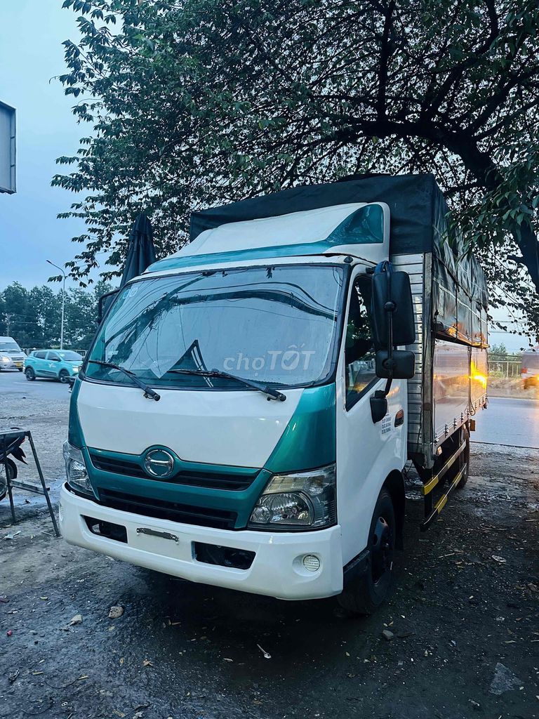 HINO 3,5T 2019 thùng nhôm inox . hô trợ bank 60%