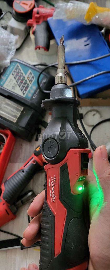 Máy hàn chì Milwaukee M12 Đỏ Đen. Mua bán Đồ chuyên dụng, Giống nuôi trồng tại Thành phố Long Khánh Đồng Nai được đăng bởi Thanh hình 1