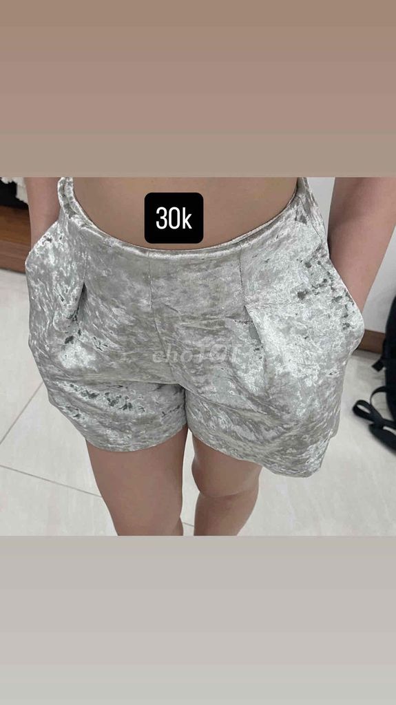 Quần short nữ Vải nhung Xám bạc. Mua bán Quần áo tại Quận Hoàng Mai Hà Nội được đăng bởi Hanna hình 1
