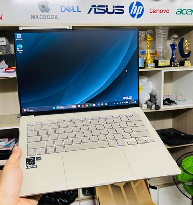 Asus Zenbook A14 OLED Snapdragon X Plus 16GB ,OLED