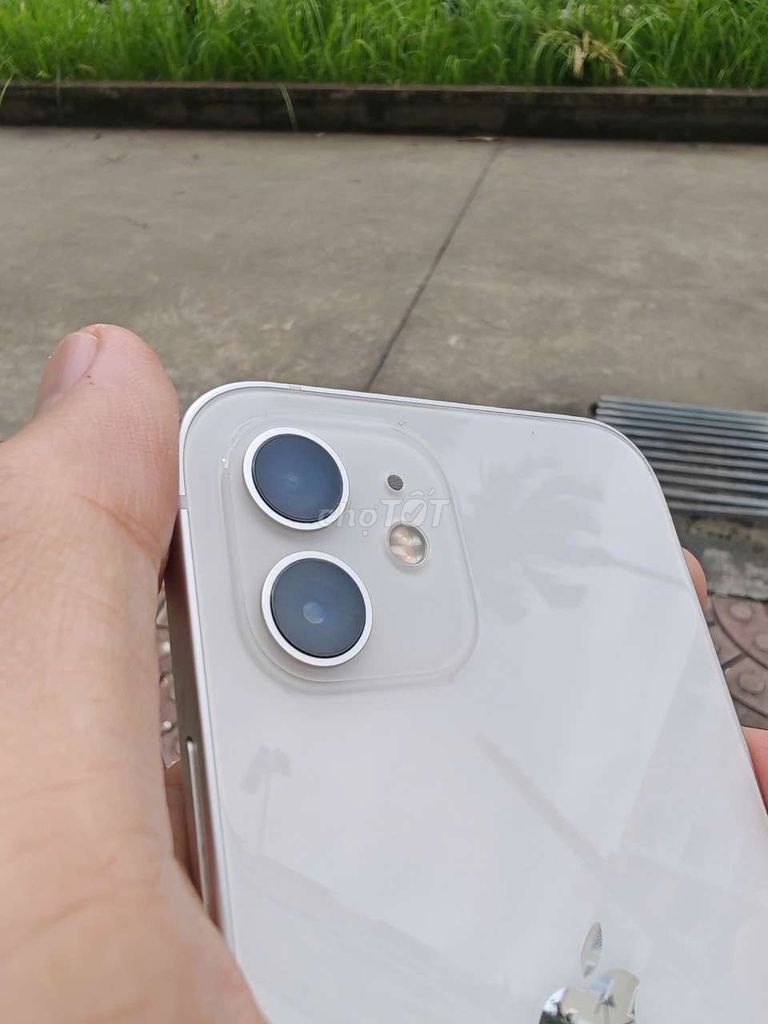 Apple iPhone 12 64GB Trắng. Mua bán Điện thoại tại Quận Bình Thuỷ Cần Thơ được đăng bởi aCb 669 hình 1
