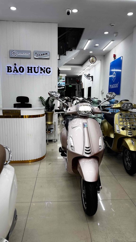 Vespa Sprint Hồng Porsche Mới như xe hãng 4300km. Mua bán Xe máy tại Quận Phú Nhuận Tp Hồ Chí Minh được đăng bởi VESPA  PIAGGIO BẢO HƯNG Vespa cũ trả góp  hình 19