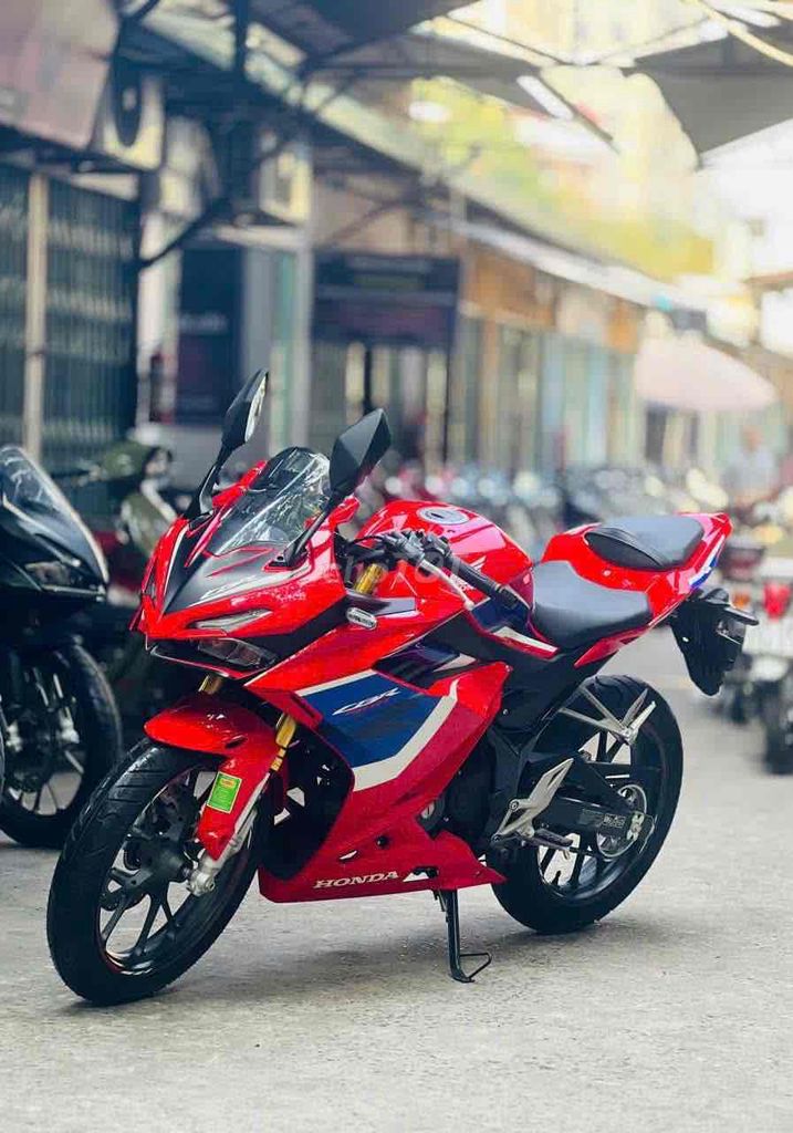 Honda CBR 150R mới