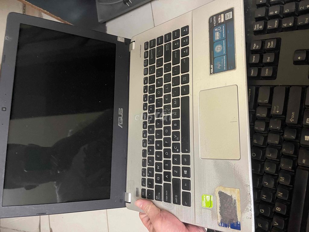 Laptop Asus K450C i3 4GB Bạc. Mua bán Laptop tại Thị xã Sơn Tây Hà Nội được đăng bởi Hieu Orion hình 1