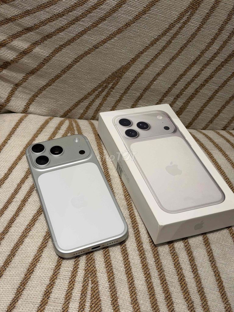 iPhone 17 Pro 256GB VN 100% máy nữ dùng còn BH. Mua bán Điện thoại tại Quận Hải Châu Đà Nẵng được đăng bởi Ngaa hình 1