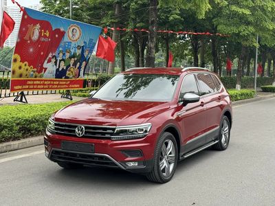 Volkswagen_Tiguan_Allspace_Luxury 2019 màu đỏ