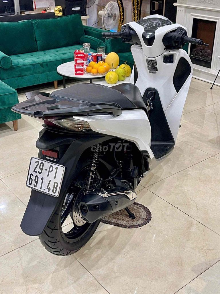 XE MÁY 68 - Honda Sh 150 CBS 2018 Trắng Sport. Mua bán Xe máy tại Quận Hai Bà Trưng Hà Nội được đăng bởi Đức Anh hình 8