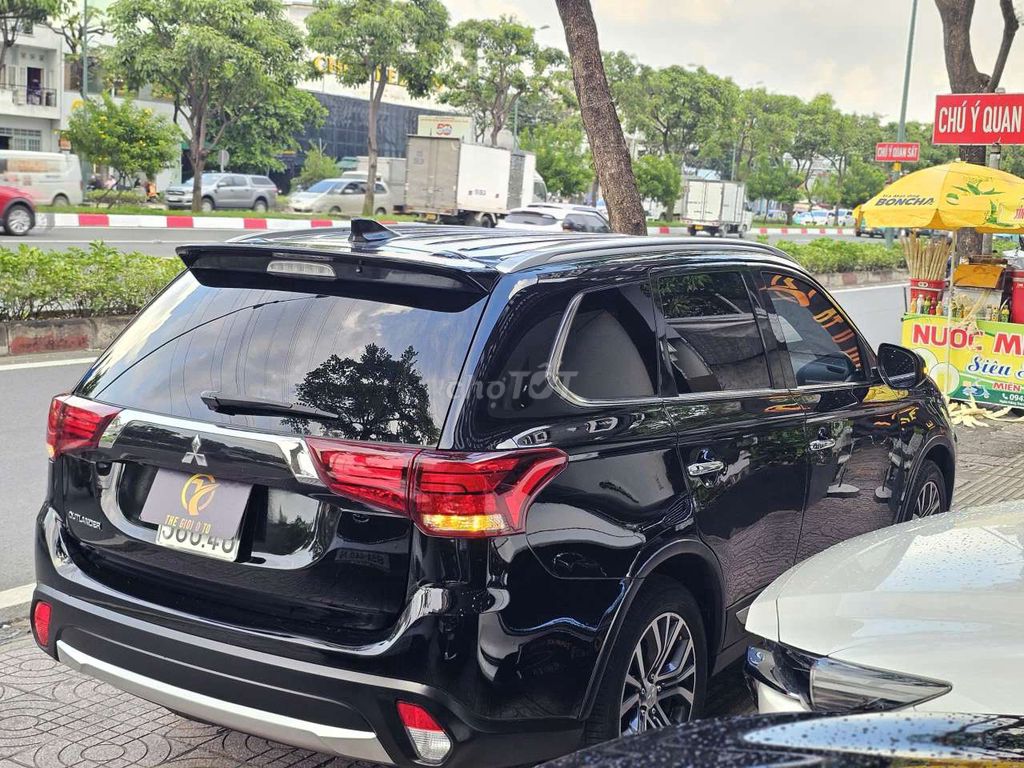 MITSUBISHI OUTLANDER 2.0 PREMIUM SX 2018 ODO 7 VẠN. Mua bán Ô tô tại Quận Gò Vấp Tp Hồ Chí Minh được đăng bởi THẾ GIỚI Ô TÔ AUTO WORLD  hình 6