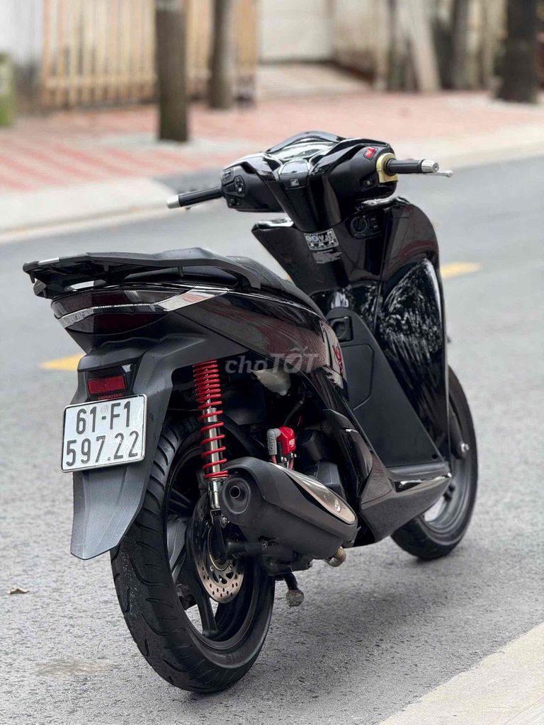 SH 160i ABS 2023 ĐEN BÓNG 9 CHỦ. Mua bán Xe máy tại Thành phố Thủ Đức Tp Hồ Chí Minh được đăng bởi Vũ Vũ hình 5