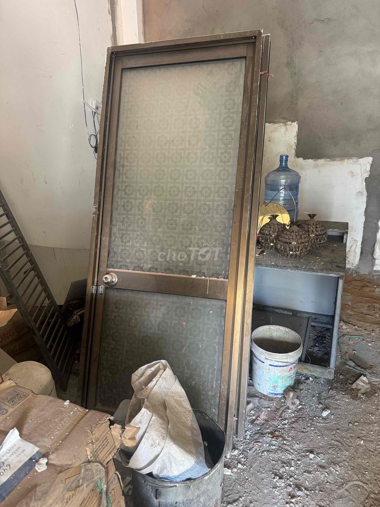 Cửa phòng ngủ Kính, Kim loại 2m15 x 90cm. Mua bán Nội thất, đồ gia dụng khác tại Quận Ngũ Hành Sơn Đà Nẵng được đăng bởi Tuấn hình 1