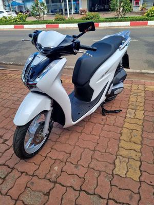 SH 125i ABS màu trắng đen. Mua bán Xe máy tại Huyện Châu Đức Bà Rịa - Vũng Tàu được đăng bởi Ti Mar