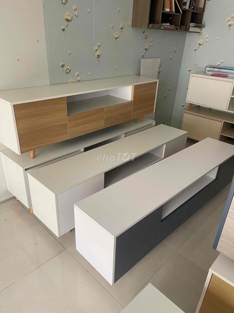 Kệ tivi Gỗ công nghiệp Hiện đại Mới 100%. Mua bán Tủ, kệ gia đình tại Quận Liên Chiểu Đà Nẵng được đăng bởi Nội Thất Gia Phú hình 1