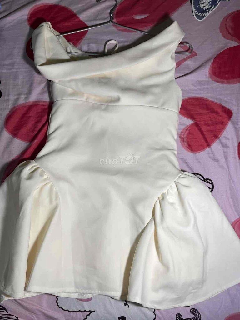 Đầm nữ dự tiệc màu trắng kem size M. Mua bán Quần áo tại Huyện Tháp Mười Đồng Tháp được đăng bởi Ha Vy hình 1