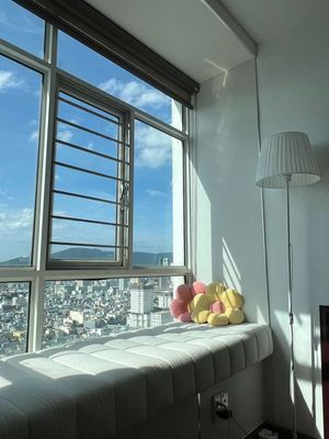 Căn hộ 2PN 94m2 full nội thất, tầng 32 view biển, ngay trung tâm ĐN