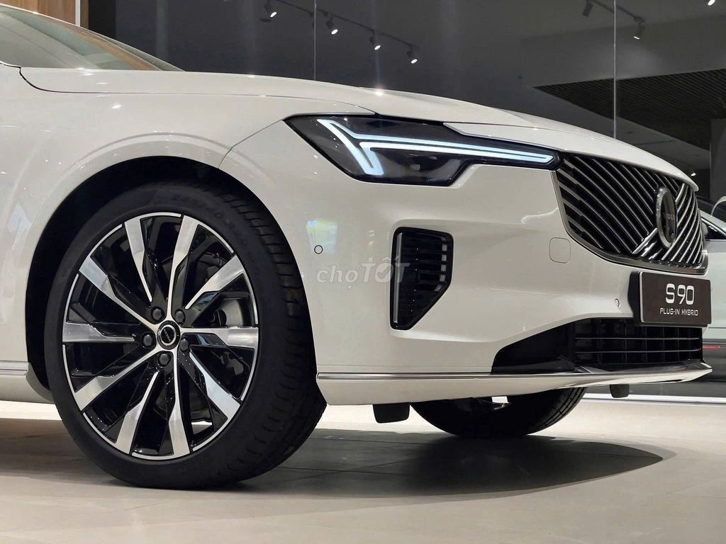 Volvo S90 Plug-in Hybrid 2026 xe giao T12/2025. Mua bán Ô tô tại Quận 7 Tp Hồ Chí Minh được đăng bởi Volvo Car Sài Gòn hình 3