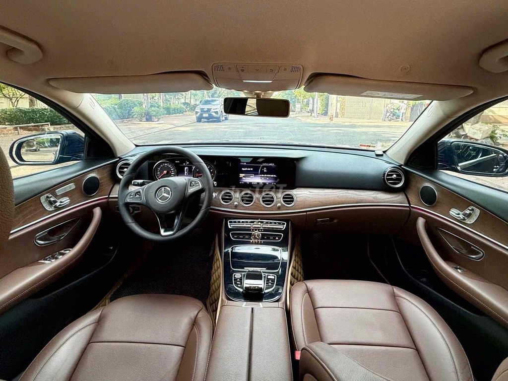 Mercedes Benz E200 model 2018 1 chủ từ đầu. Mua bán Ô tô tại Quận 8 Tp Hồ Chí Minh được đăng bởi Khoa nguyễn hình 7