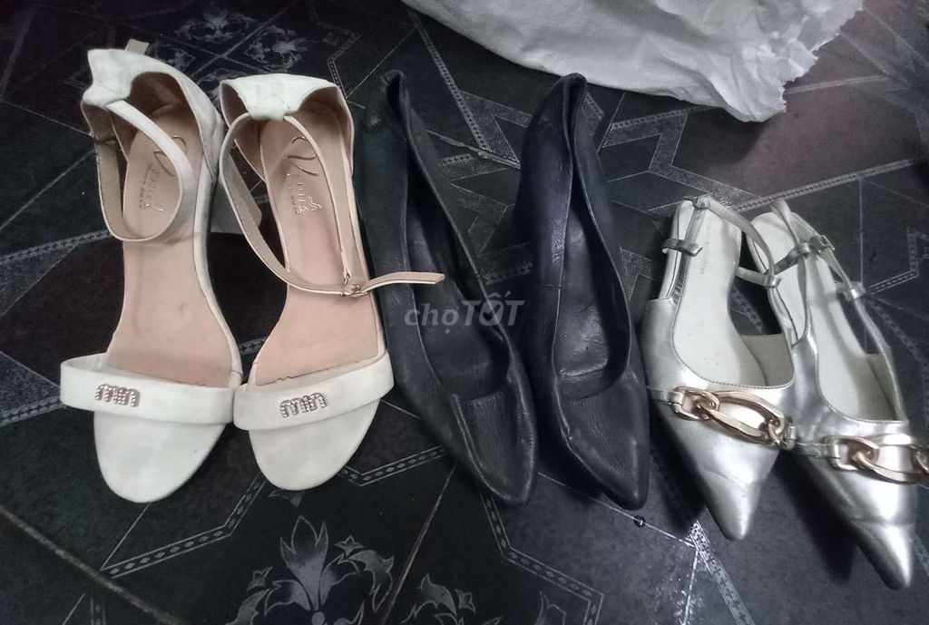 Dư pass rẻ combo 3 đôi giày nữ size 39 chất đẹp ạ