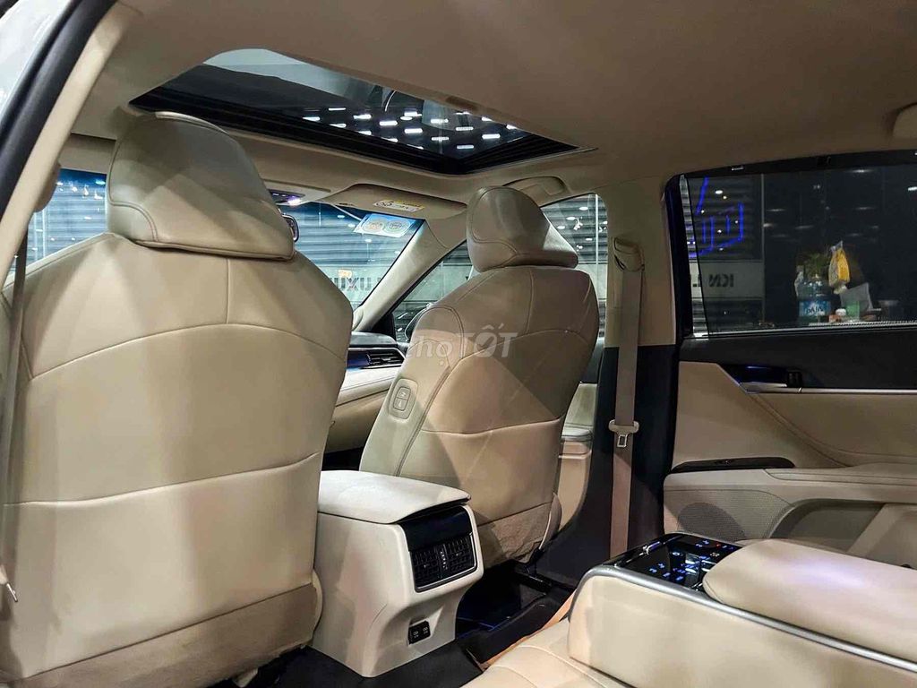 Toyota Camry 2022 2.5HV - 28000 km. Mua bán Ô tô tại Quận 7 Tp Hồ Chí Minh được đăng bởi Lê Văn Út hình 19