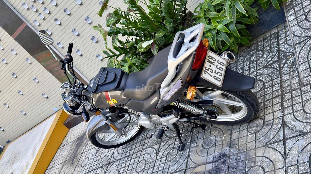 Honda 125 classic còn đẹp. Mua bán Xe máy tại Quận Bình Tân Tp Hồ Chí Minh được đăng bởi Vinh Nguyen hình 3