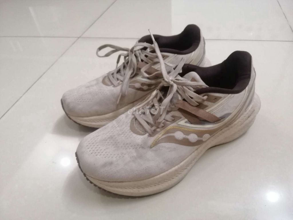 Giày chạy bộ nam Saucony Triumph 20 size 43. Mua bán Đồ thể thao, Dã ngoại tại Thành phố Thủ Đức Tp Hồ Chí Minh được đăng bởi Chau Vu hình 1