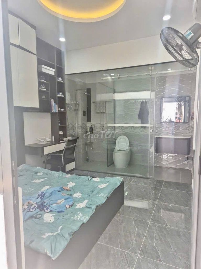Дом в переулке Минь Фунг, 3.5х13м, 1 этаж, 2 лоджии, терраса