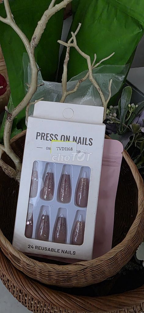 Móng giả nhựa Nâu kèm keo dán Mới. Mua bán Phụ kiện thời trang khác tại Quận Bình Thạnh Tp Hồ Chí Minh được đăng bởi Thảo Ng hình 1