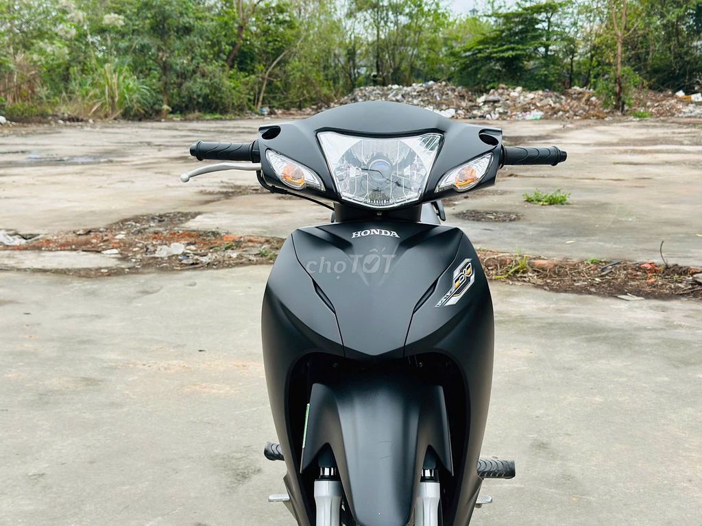 HONDA WAVE A 110 ĐEN NHÁM CHÍNH CHỦ XE MỚI 99%. Mua bán Xe máy tại Quận Cầu Giấy Hà Nội được đăng bởi Hà Thanh hình 3