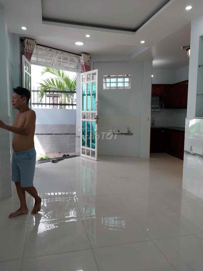 Nhà mới. Hình thật 100%. 2 lầu. 2PN.3WC. Phan Văn Trị. P.11. B.Thạnh