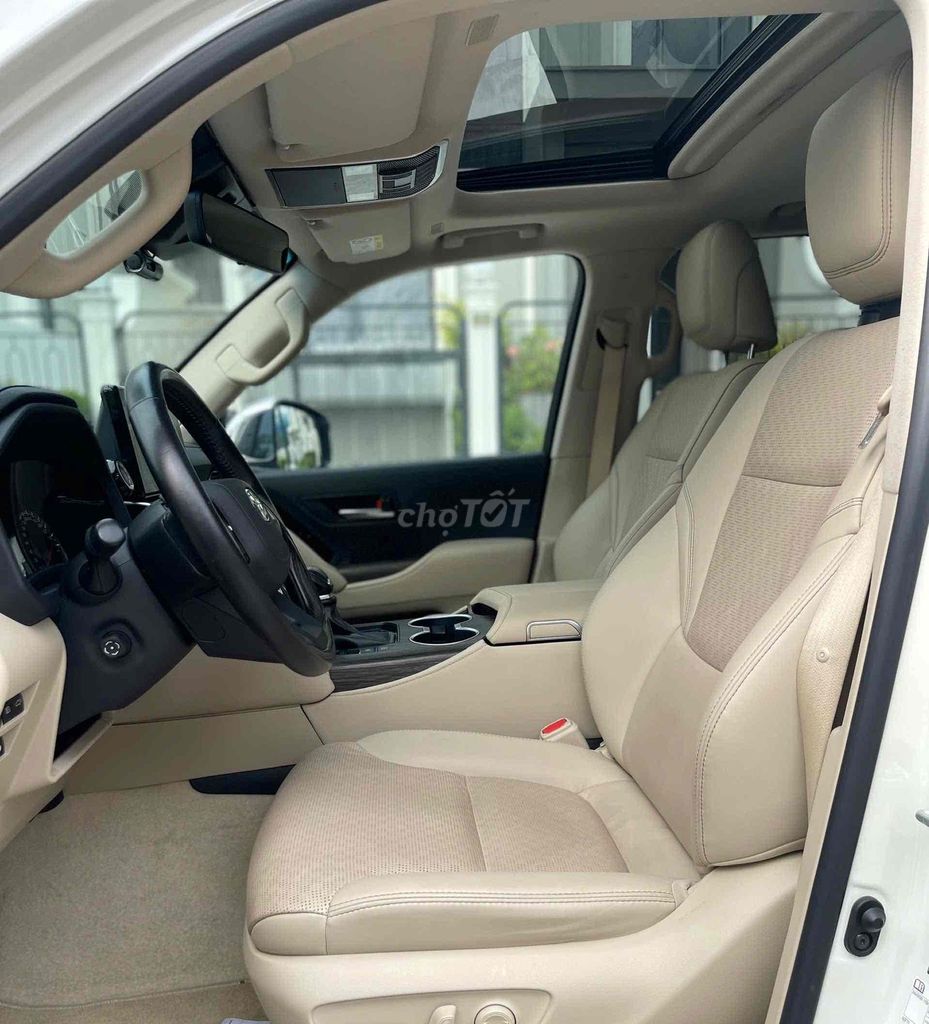 Toyota Land Cruiser LC300 2023 3.5 V6 - 21000 km. Mua bán Ô tô tại Quận 1 Tp Hồ Chí Minh được đăng bởi Nguyên hình 6
