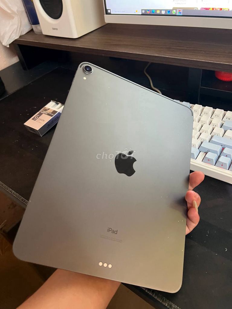 Apple iPad Pro 2018 64GB Xám. Mua bán Máy tính bảng tại Thành phố Buôn Ma Thuột Đắk Lắk được đăng bởi LV Hoài hình 1