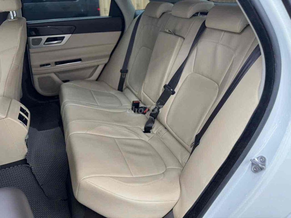 Jaguar XF 2016 Prestige 2.0 AT - 380000 km. Mua bán Ô tô tại Quận 7 Tp Hồ Chí Minh được đăng bởi Hoàng Anh Tuấn hình 10