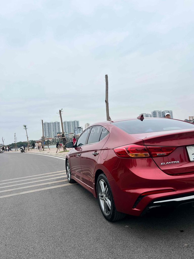 Hyundai Elantra 2018 1.6 AT Sport - siêu đẹp. Mua bán Ô tô tại Quận Hoàng Mai Hà Nội được đăng bởi Nguyễn Nam hình 6
