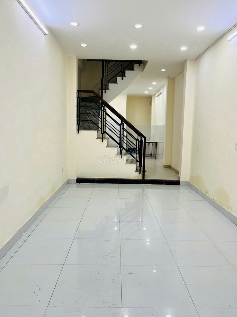 Аренда · 4 комн. · 60 м² · Quận 3, ул. Đường Kỳ Ðồng