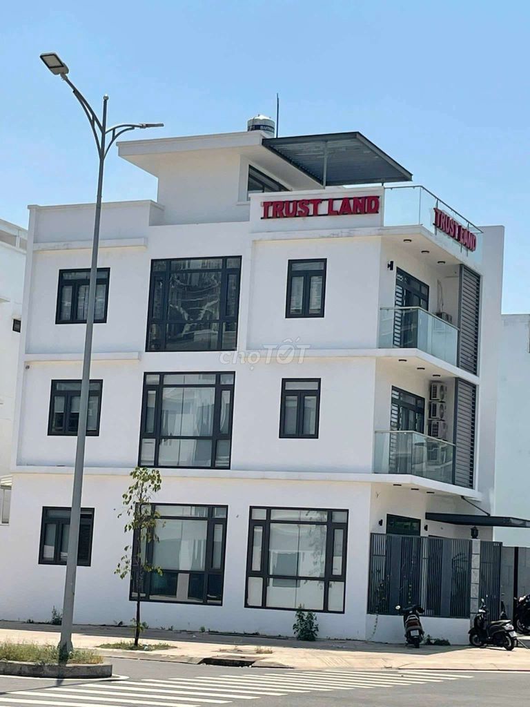BÁN  Đất 2 Mặt tiền Chính chủ. Mua bán văn phòng, mặt bằng kinh doanh tại Thành phố Thủ Đức Tp Hồ Chí Minh được đăng bởi Cửa hàng Phong vũ  hình 2