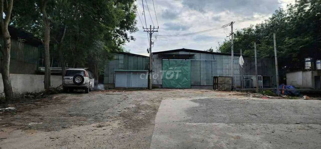 Xưởng Bến Cát đất 2000m xưởng 1000m giá 35 triệu