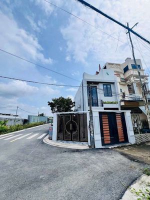 Bán nhà sổ hông  riêng xe hơi ngũ trong nhà