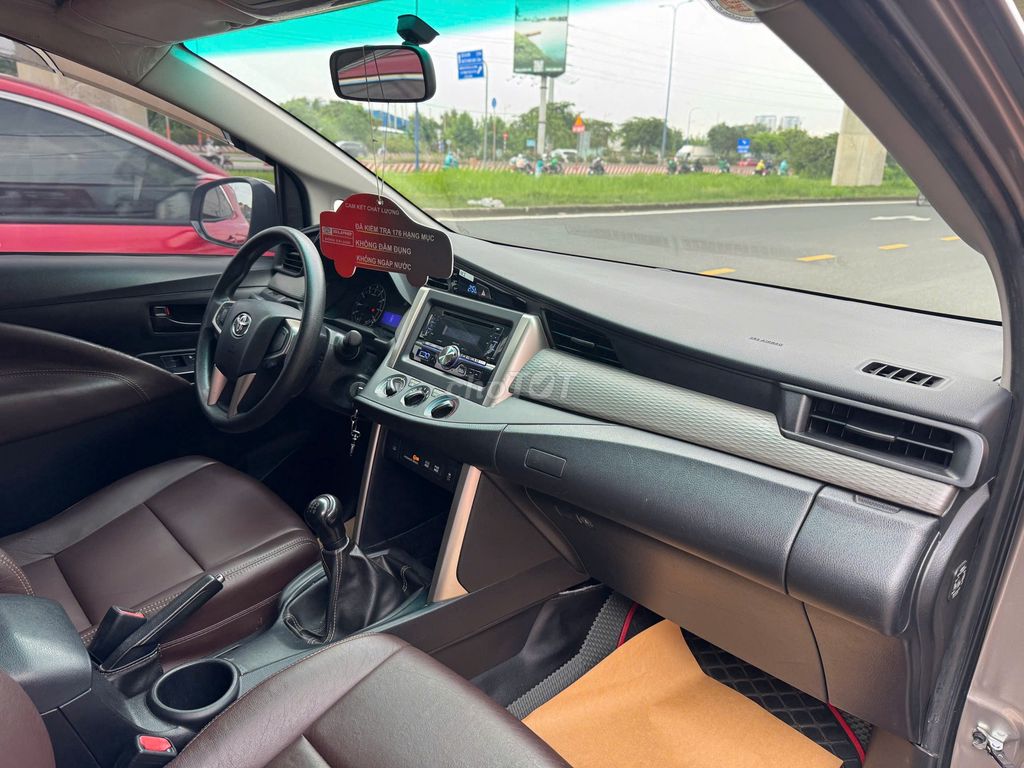 Innova 2018 2.0E - Màu Đồng Ánh Kim. Mua bán Ô tô tại Quận Gò Vấp Tp Hồ Chí Minh được đăng bởi Lộc Xe Cũ Toyota Đông Sài Gòn Nguyễn Văn Lượng hình 12