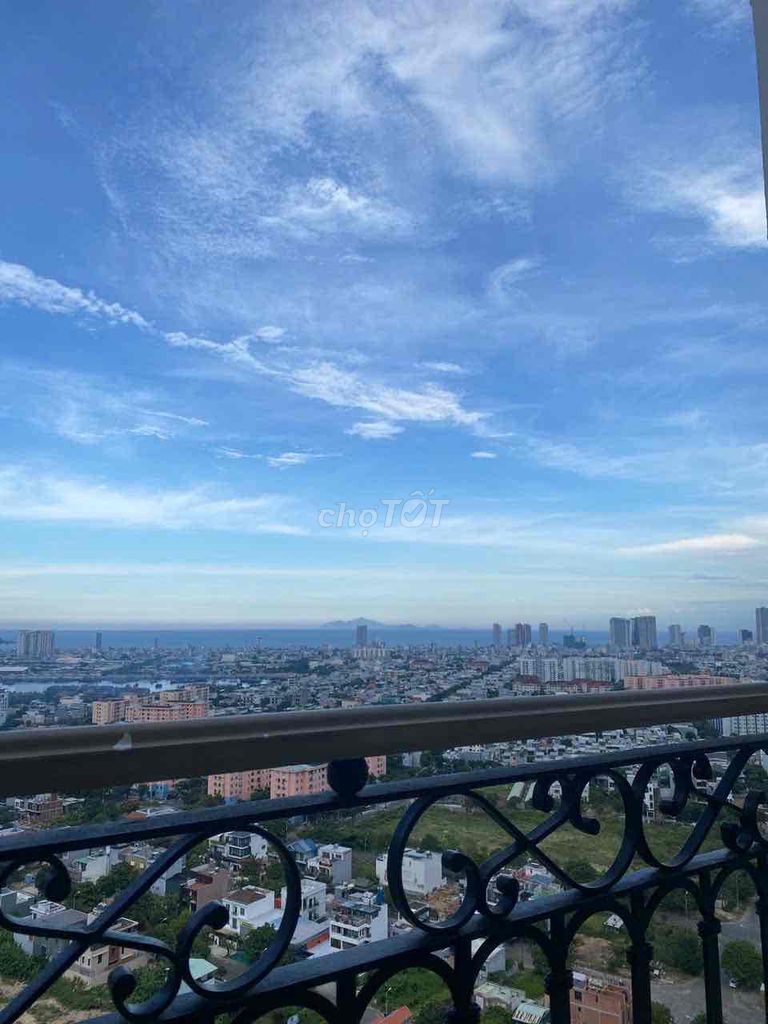 Căn hộ tâng cao view biển xa trong toà nhà khach sạn golden bay