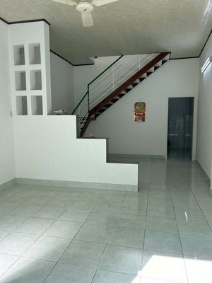 Cho thuê nhà HXH đường Bình Thới , Q11 , 4 X 11m , 1 lầu , 10 triệu TL