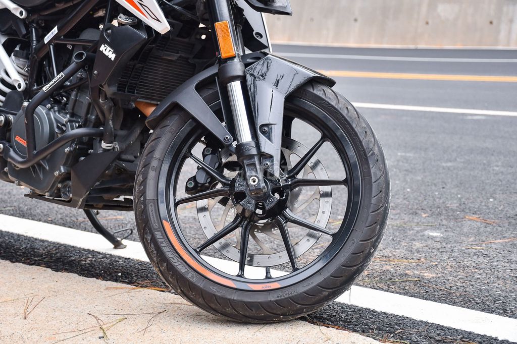 Mình bán KTM Duke 390 2022 15700 km chính chủ. Mua bán Xe máy tại Thành phố Thủ Đức Tp Hồ Chí Minh được đăng bởi Minh Trí hình 8