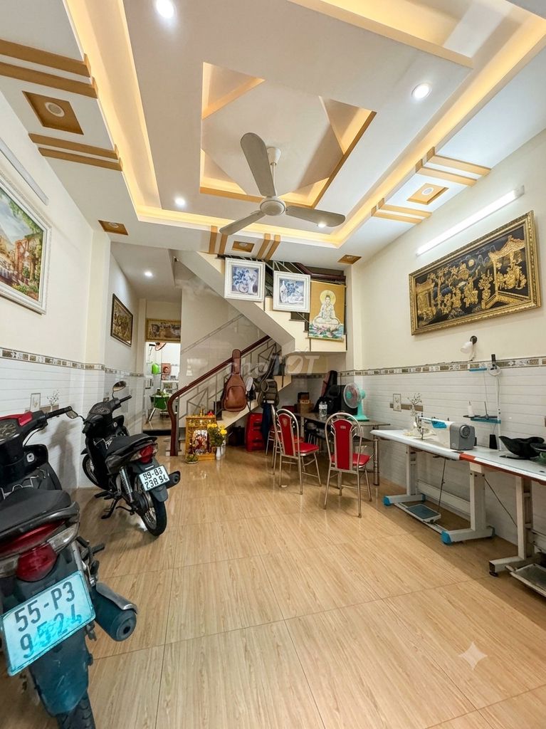 Дом в переулке 4м, Тан Ки Тан Куи, р. Тан Фу, 4х12.5м, 2 этажа