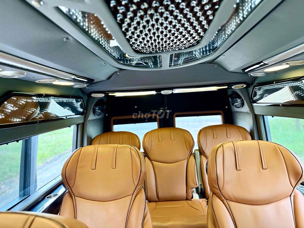 Ford Transit 2018 limousine- 85000 km 9 chỗ. Mua bán Ô tô tại Quận 12 Tp Hồ Chí Minh được đăng bởi a trung hình 11