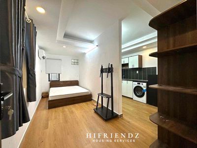 Studio Rộng 40m2 - Ban Công - 1PN Tách Bếp - Máy Giặt - Gần Q1, 3, 10