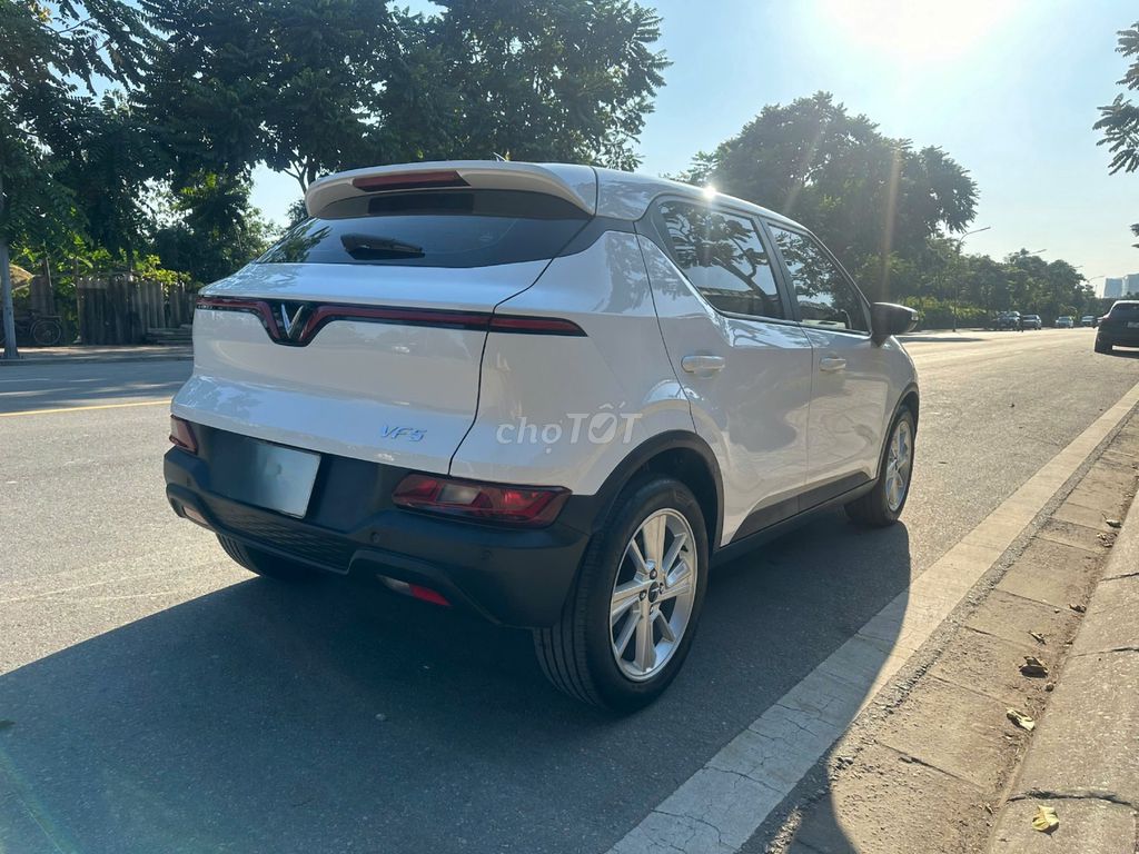 VinFast VF 5 Plus 2023 Trắng. Mua bán Ô tô tại Quận Long Biên Hà Nội được đăng bởi quân hình 4