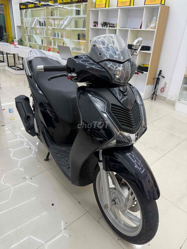 Honda SH 150i ABS 2017 черный, хошиминский номер, от собственника