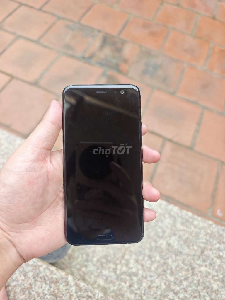 HTC U11 64GB Đen. Mua bán Điện thoại tại Huyện Tiên Du Bắc Ninh được đăng bởi Dao Tien Dat hình 1