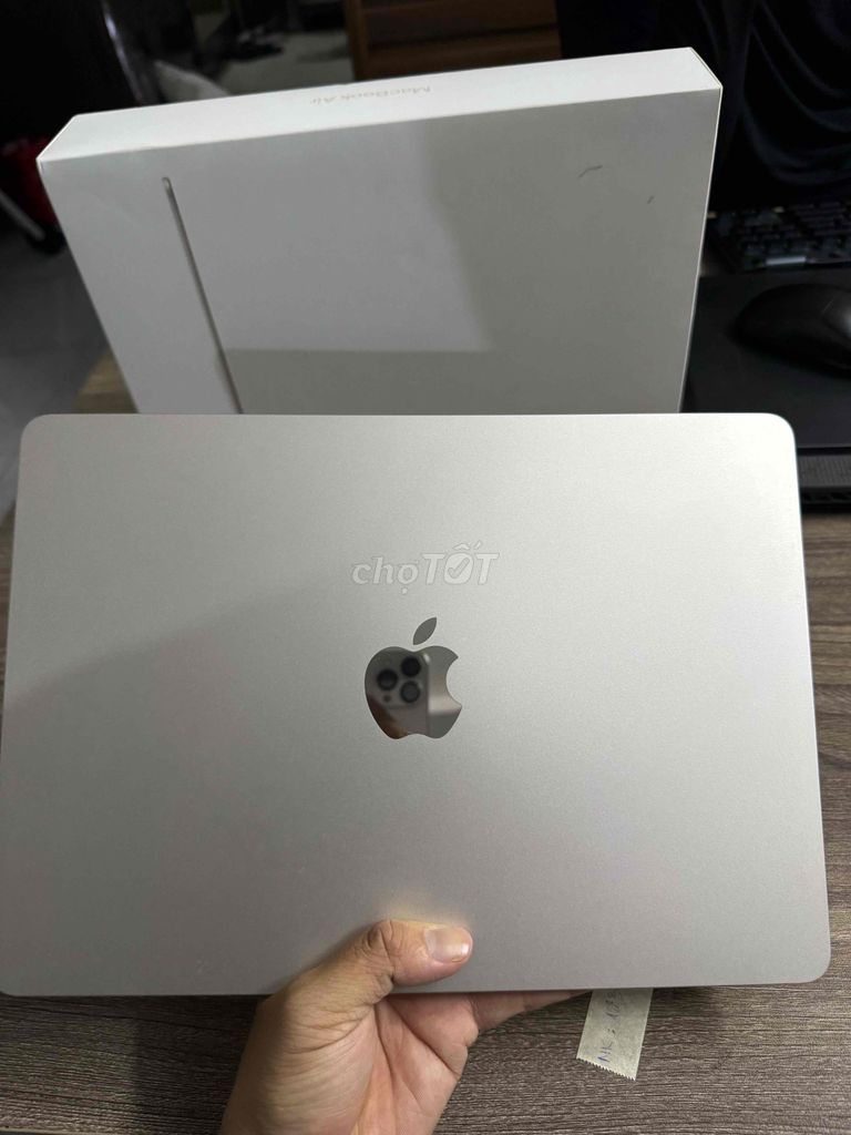Apple MacBook Air M2 8GB/256GB Bạc. Mua bán Laptop tại Quận 3 Tp Hồ Chí Minh được đăng bởi Phone27 hình 1