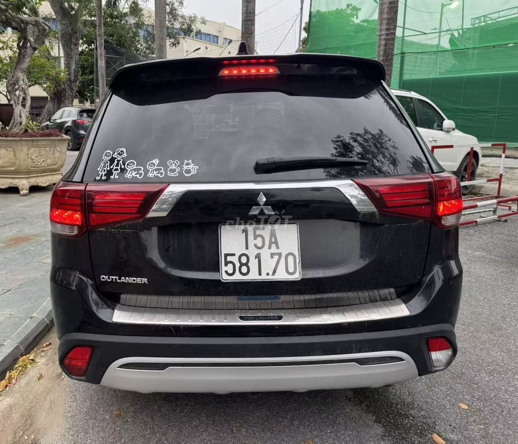 Mitsubishi Outlander 2020 2.0 CVT - 89957 km. Mua bán Ô tô tại Quận Ngô Quyền Hải Phòng được đăng bởi Trang Thạch hình 1