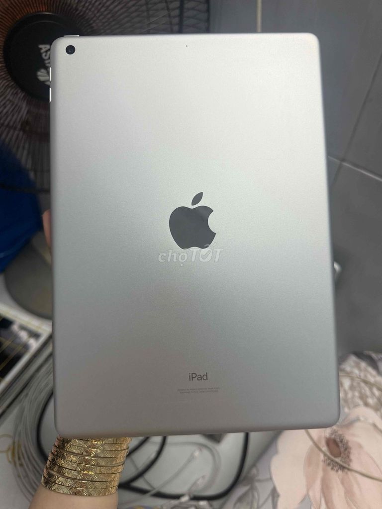 Apple iPad (thế hệ 9) 64GB Bạc nguyên zin máy đẹp. Mua bán Máy tính bảng tại Quận 12 Tp Hồ Chí Minh được đăng bởi Trân  hình 1